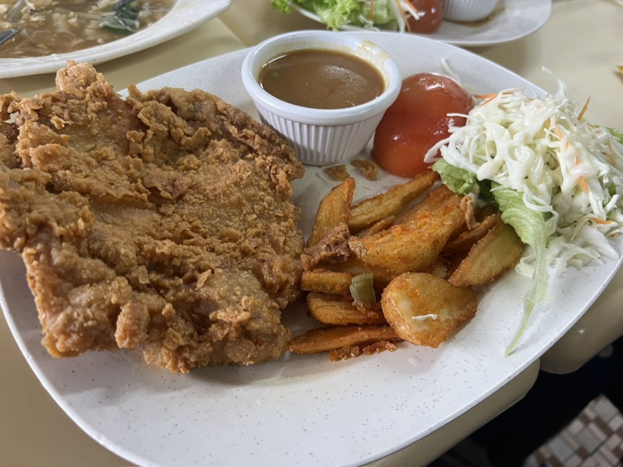 華美茶餐廳海南雞扒